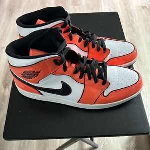 Retro 1 turf orange